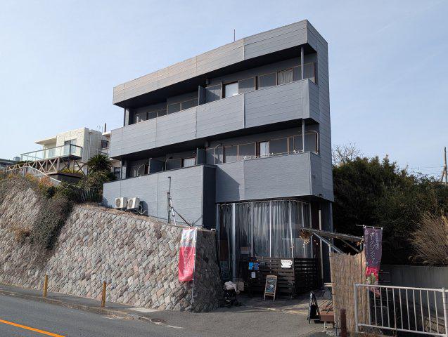 スリーサンズ野比