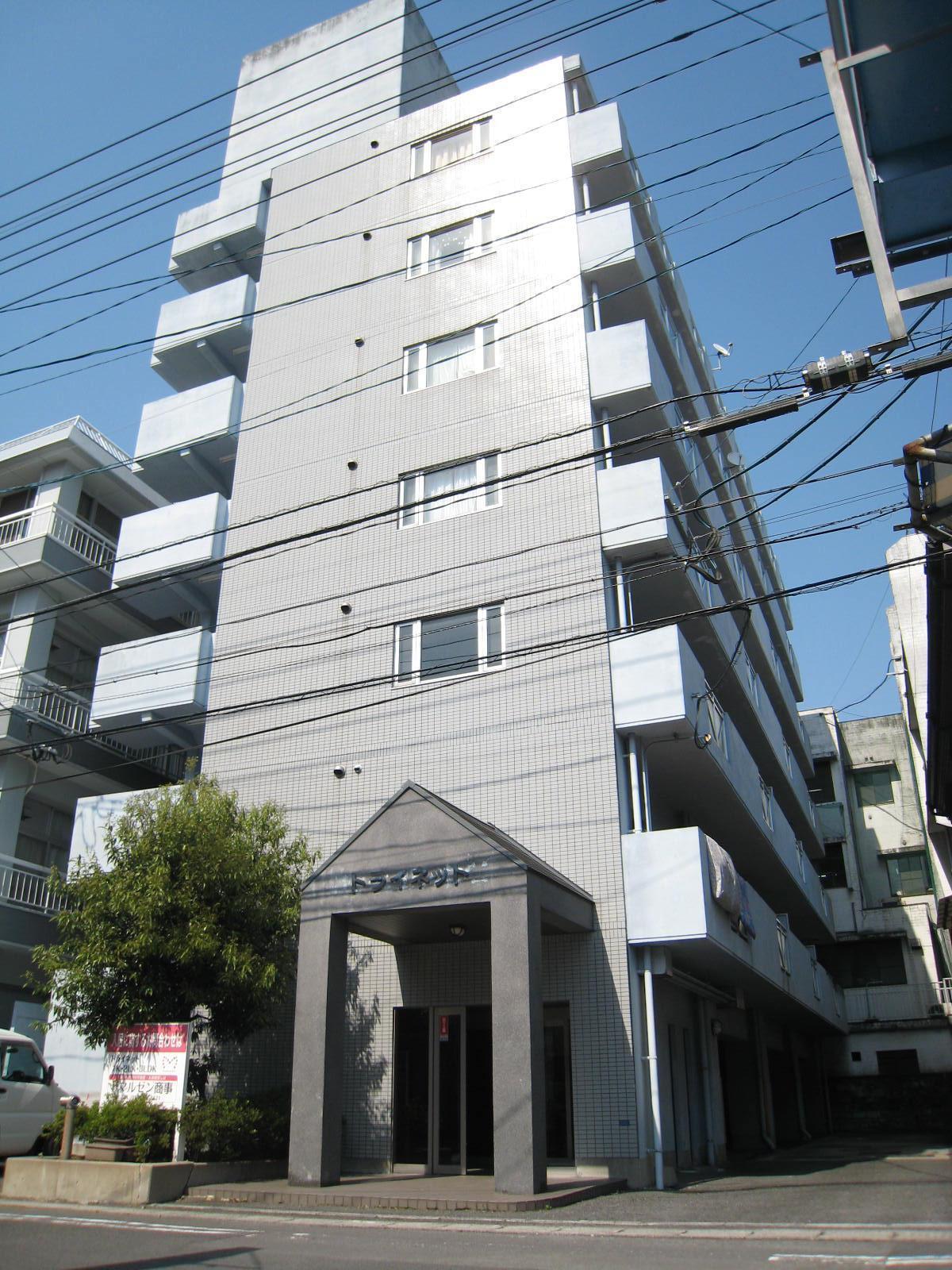 トライネット