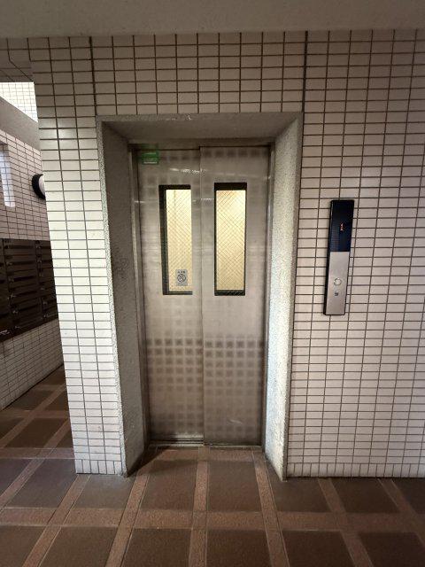 LA LLURE舟入