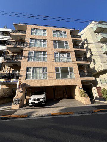 PS AZABU イースト