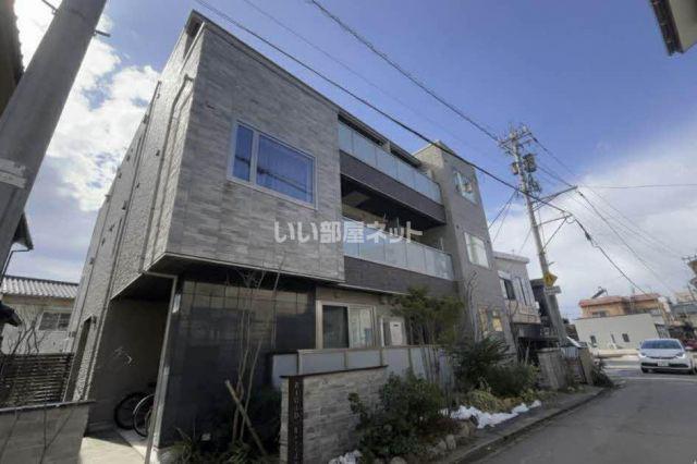RIGID RESIDENCE