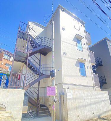 WHITE HOUSE 能見台