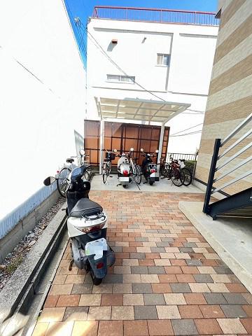 レオパレスウグイス