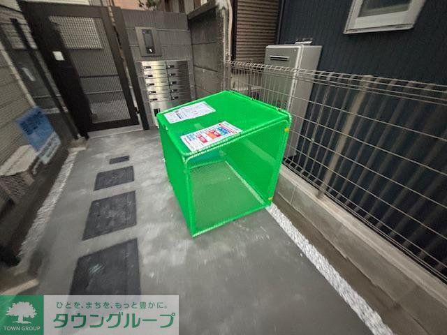 京急大師線 鈴木町駅 徒歩15分 2階建 築1年