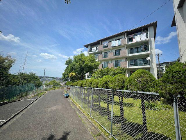 笹下台団地 9-16号棟