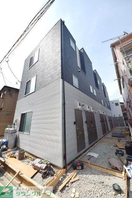 ALLEY HOUSE
