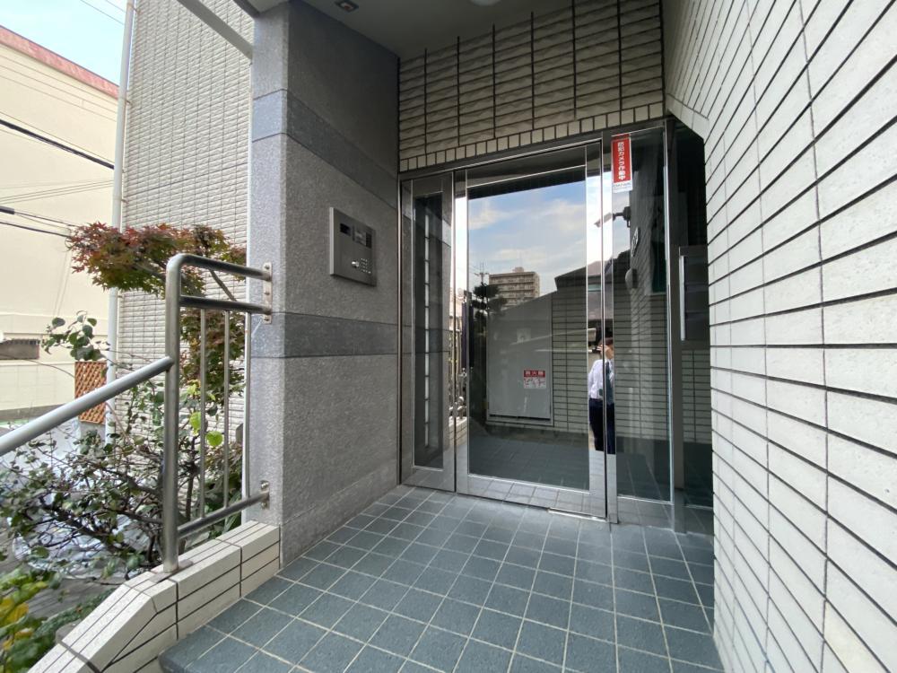 阪急神戸線 西宮北口駅 徒歩5分 3階建 築24年