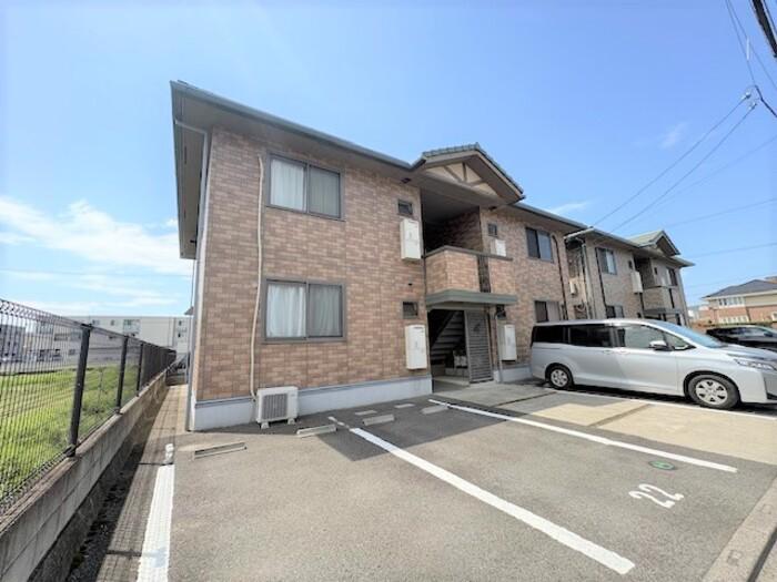 リビングタウン松縄B棟