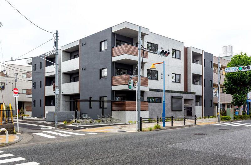 アルバ エスト