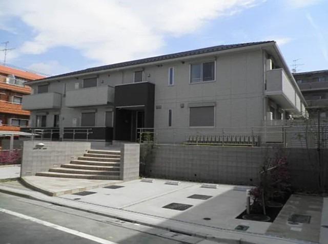 CASA CON PATIO