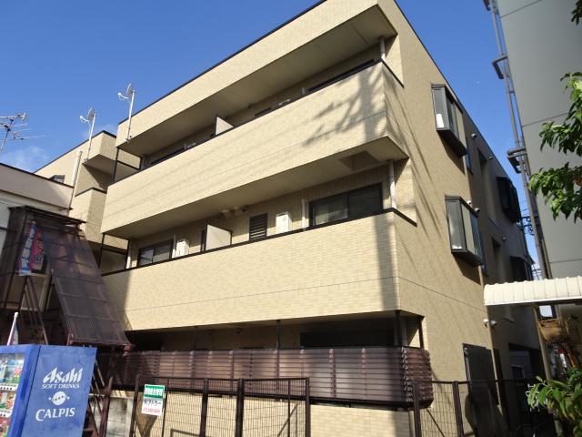 ファミーユ西館