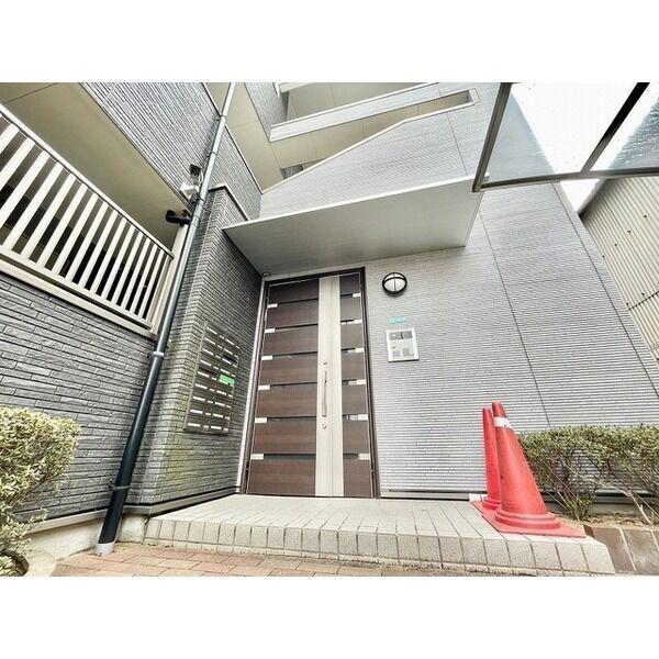 アンプルールフェール六反