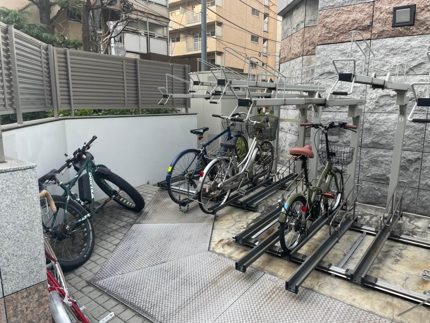 ガーラ・ステーション新宿御苑前