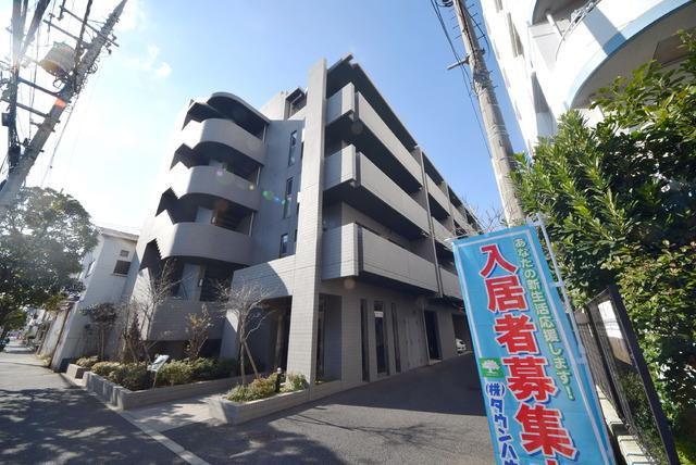 ニューカーサ