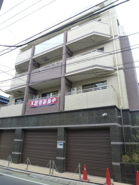 REVER COURTS