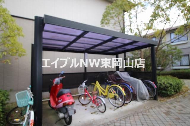 サンビレッジ西大寺 D
