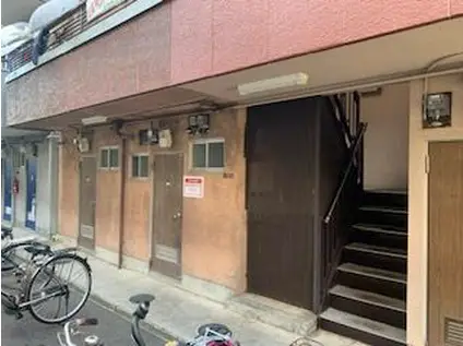 第三万代マンション(2K/1階)の外観写真