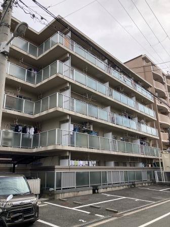 スリースター泉尾