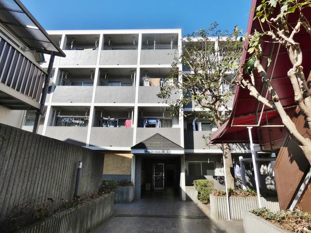 タッシ国立