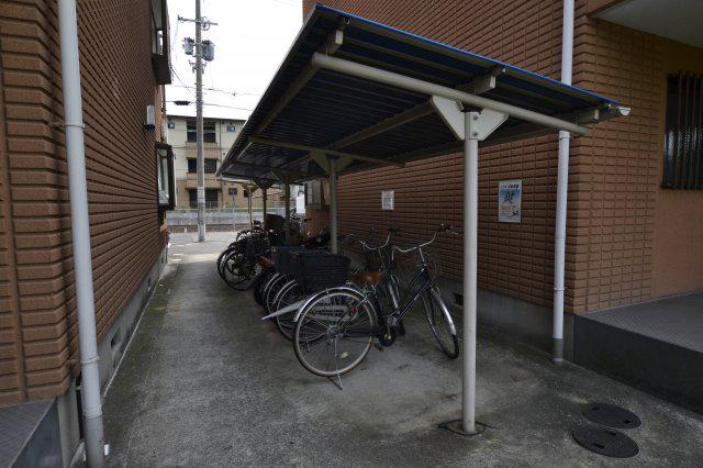 モアクレストB棟