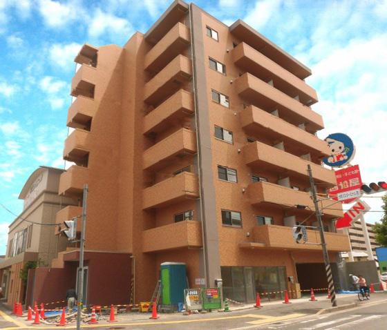 ベルヴィル大町駅前