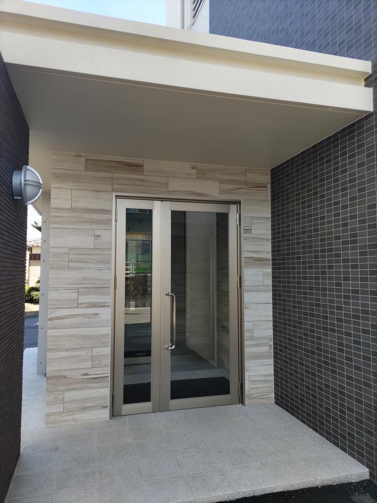LA GRAN TOWER イオメール