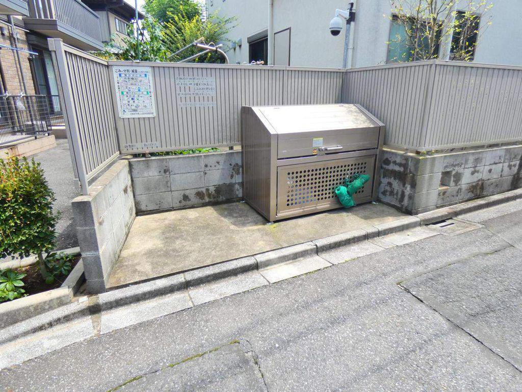 メイプル館