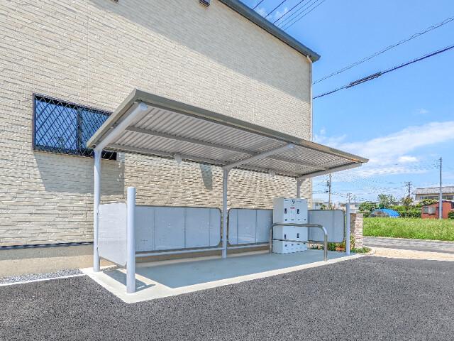 ロータス三室 A