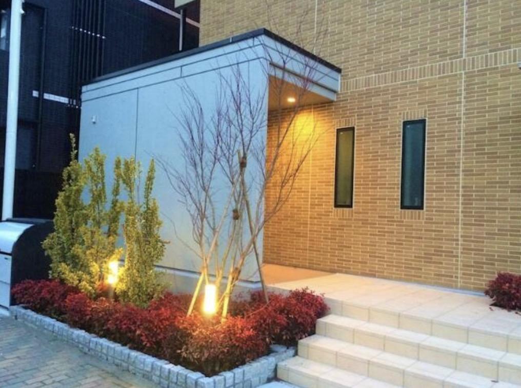RYUS COURT