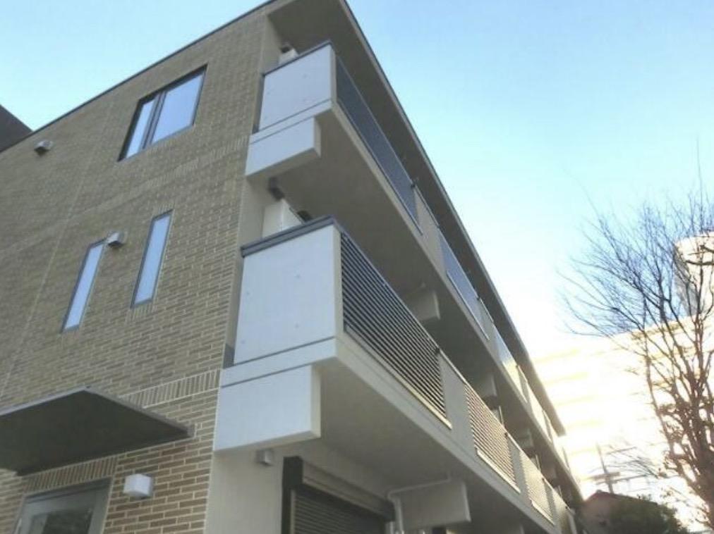 RYUS COURT