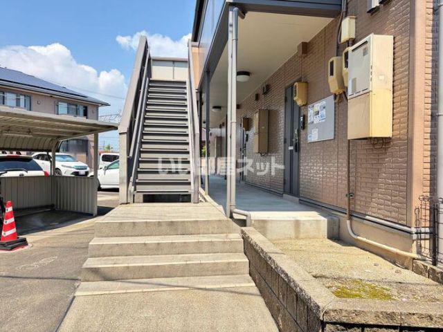 リビングタウン西枇杷島 B