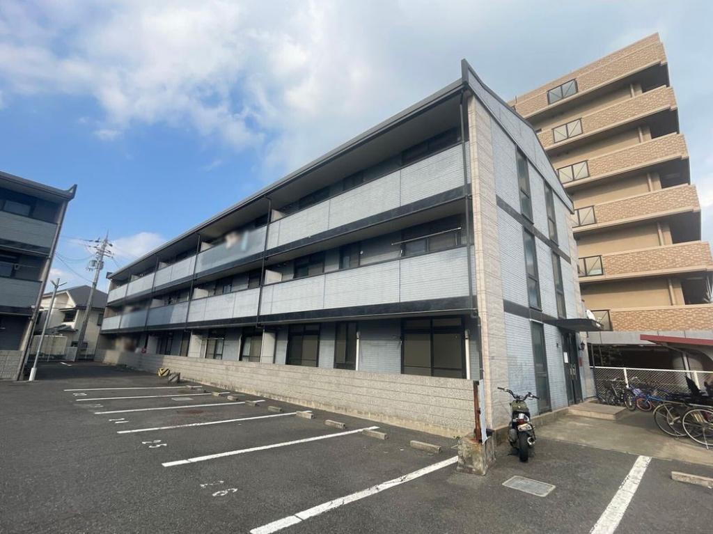 レオパレス中井町3
