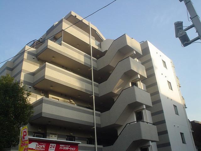 クレッセント白金