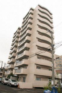 エメラルドグリーン中の島