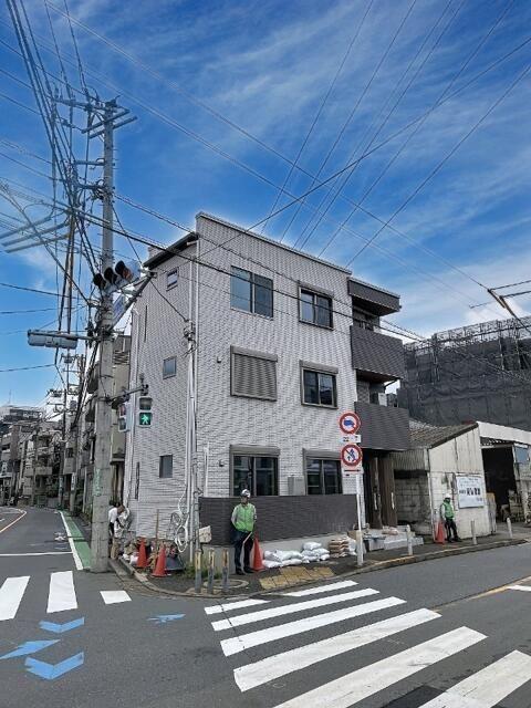 KUA MAISON J