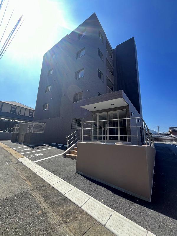 ロワール・イン柳原町