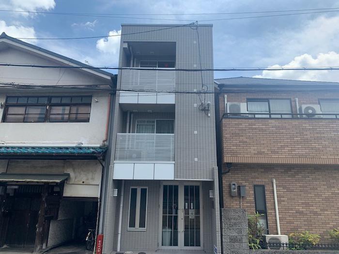 ISEYAHOUSE