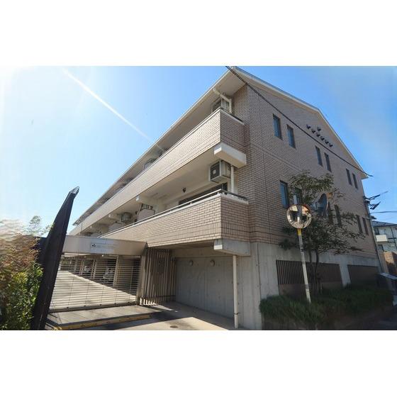 HOLLY HILLS RESIDENCE イースト
