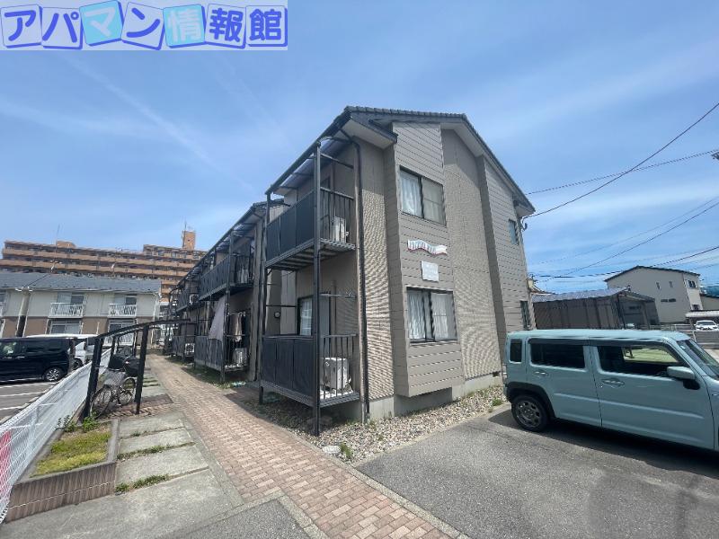 トリコロールハウス