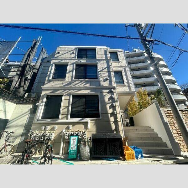 HJ PLACE KOMABA