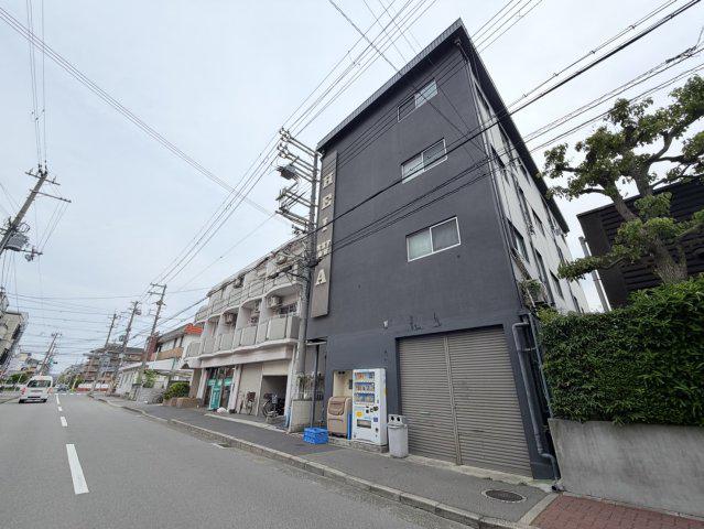 平和マンション