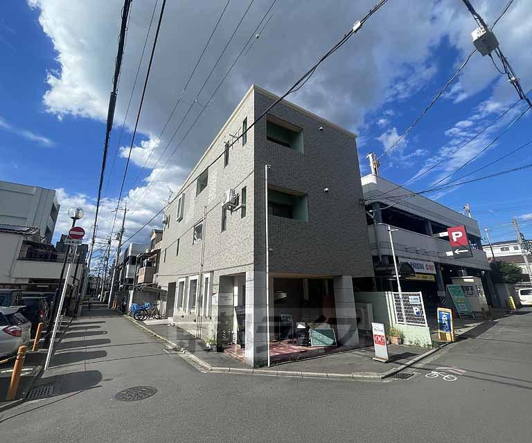 HIRO HOUSE