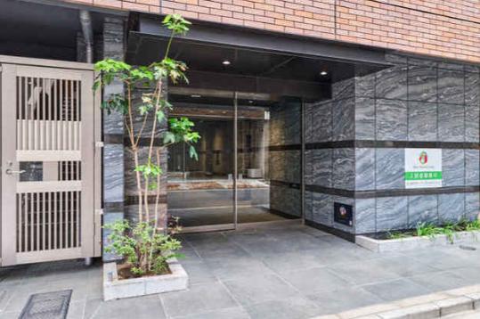 LA PERLA岩本町