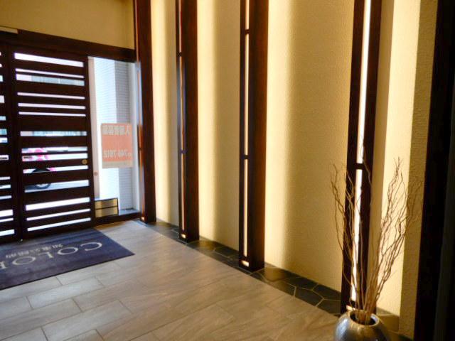 コローレ知事公館前