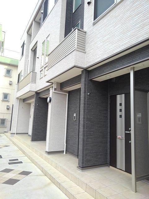 地下鉄東山線 一社駅 徒歩8分 3階建 築10年