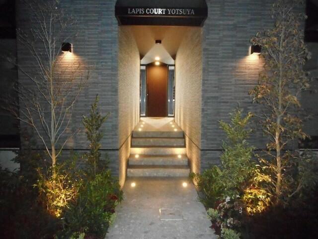 LAPIS COURT YOTSUYA