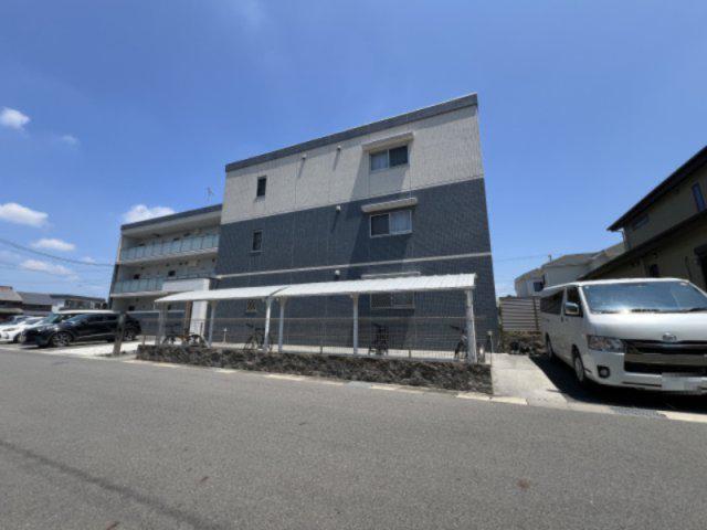 愛知県名古屋市港区 3階建 築8年