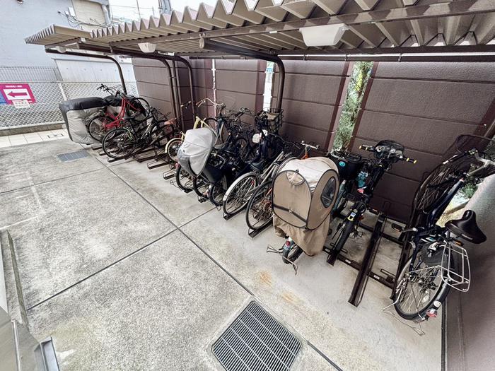 阪急神戸線 西宮北口駅 徒歩11分 3階建 築12年