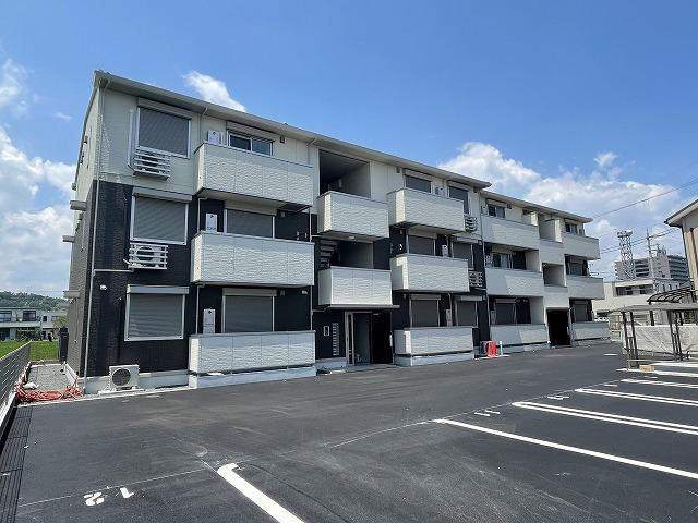 SURFINIA堅田