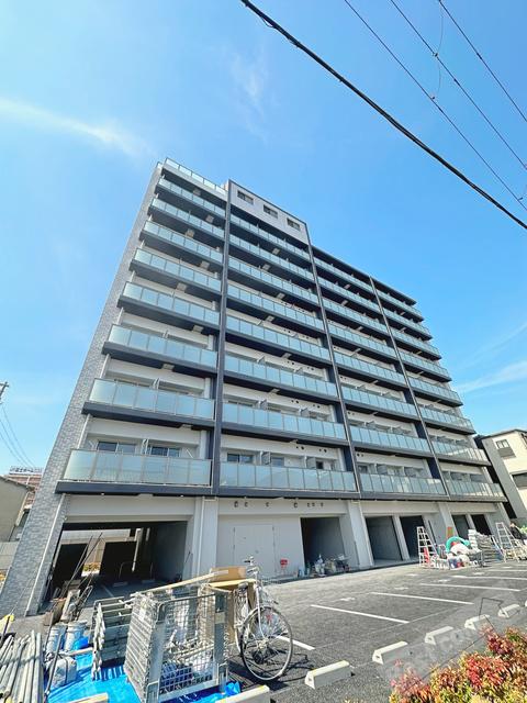 AND TERRACE 文の里